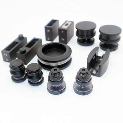 Deslice sin esfuerzo su puerta de la ducha con nuestro elegante hardware deslizante de acero inoxidable