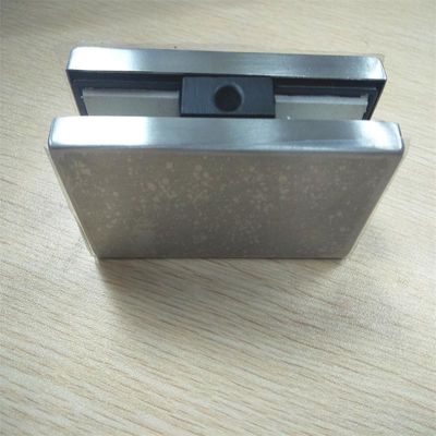 Cadena de ducha de aleación de zinc duradera para vidrio de baño