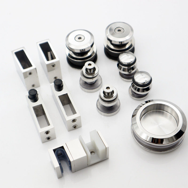 Deslice sin esfuerzo su puerta de la ducha con nuestro elegante hardware deslizante de acero inoxidable